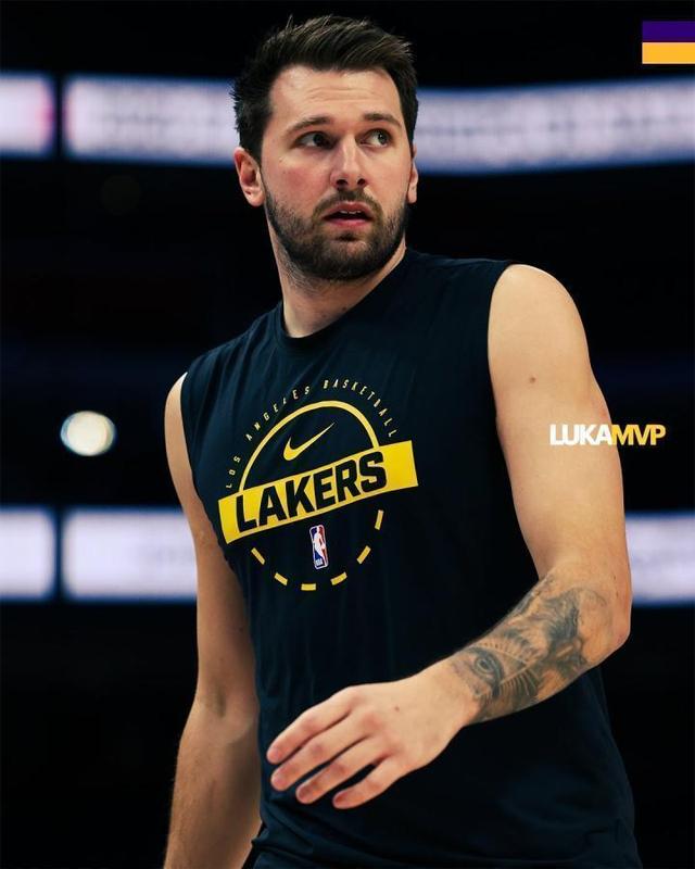  连胜终结带来反思；东契奇防守贡献获官方认可。 体育新闻