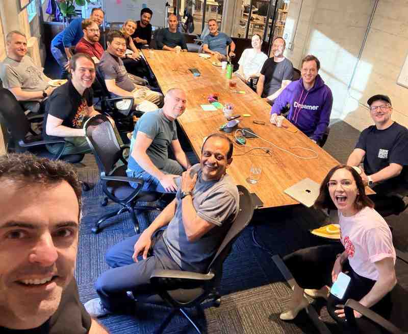  扎克伯格强势出手；AI初创豪华团队火速并入Meta超级实验室。 IT技术 扎克伯格强势出手；AI初创豪华团队火速并入Meta超级实验室。 IT技术