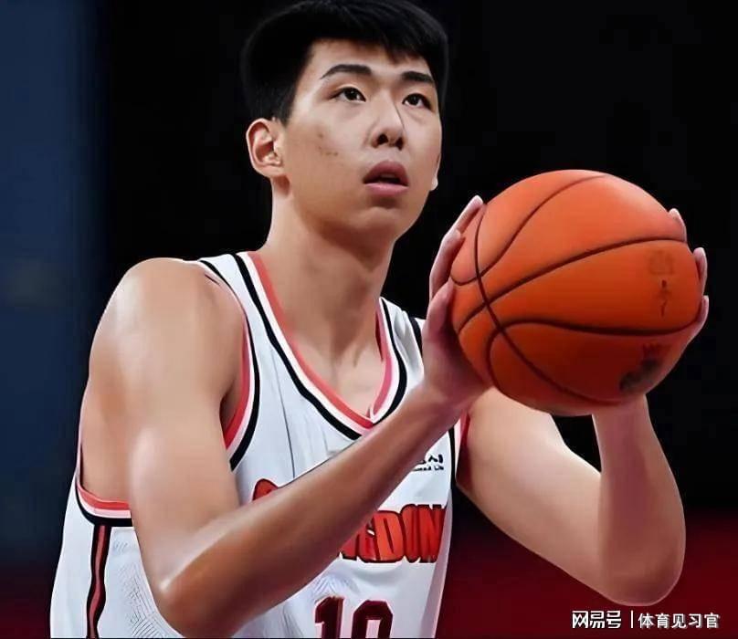  「内线效率革命」徐昕+29正负值背后的战术价值重构 体育新闻