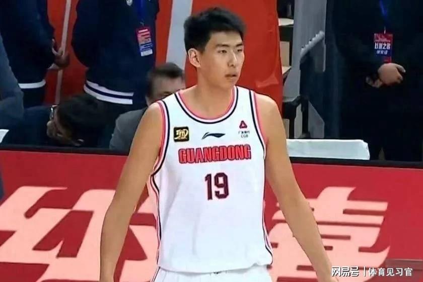  「内线效率革命」徐昕+29正负值背后的战术价值重构 体育新闻