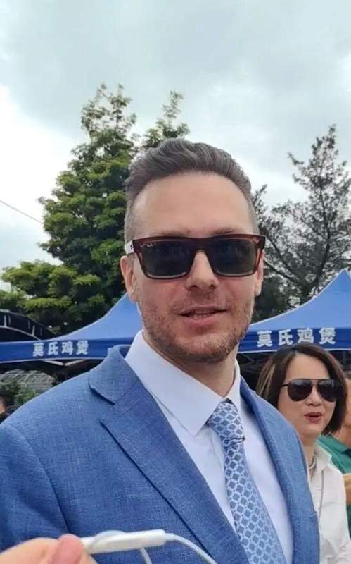  一碗鸡煲背后的经营哲学：顺德莫氏鸡煲爆红事件深度复盘 企业服务