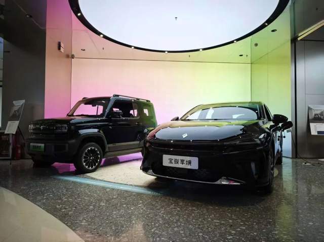  华境S迟来的真相：上汽通用五菱的“去宝骏化”棋局与技术错位 汽车科技